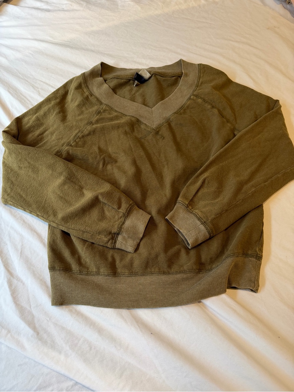 Universal Thread Olive V-Neck Sweater